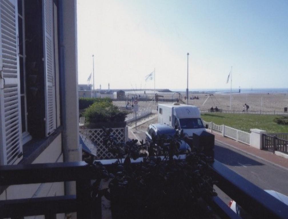 Au Soleil Couchant Trouville-sur-Mer Exterior foto